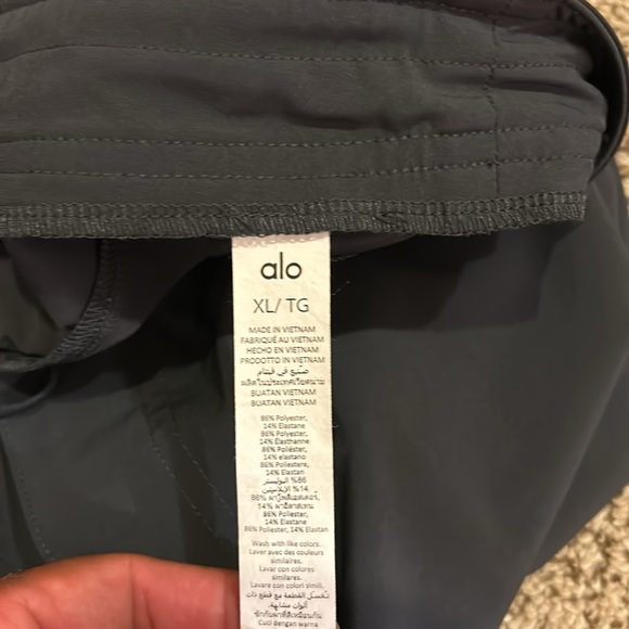 Men’s XL Alo shorts - Picture 5 of 5